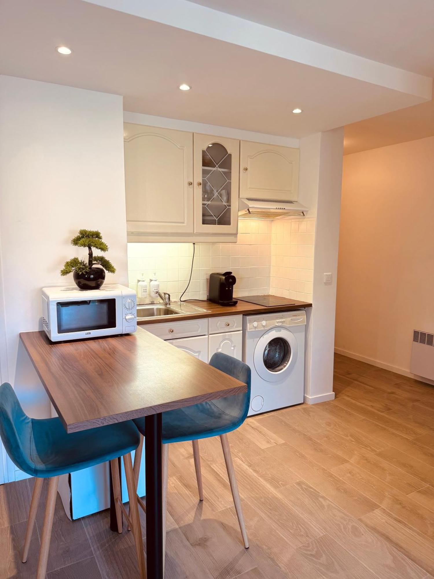 Claelle Appartment - 200M Beach Mandelieu Eksteriør billede