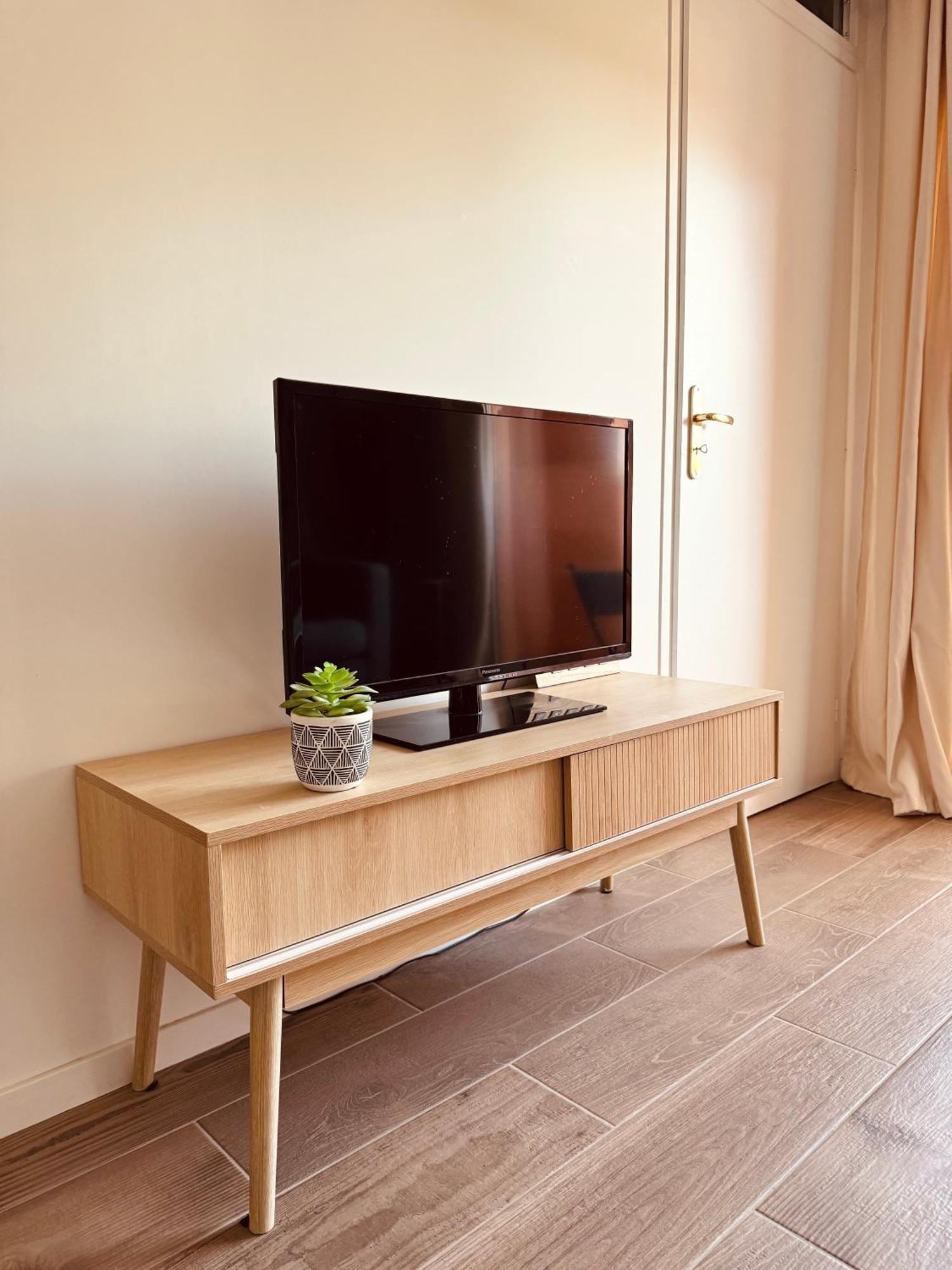 Claelle Appartment - 200M Beach Mandelieu Eksteriør billede
