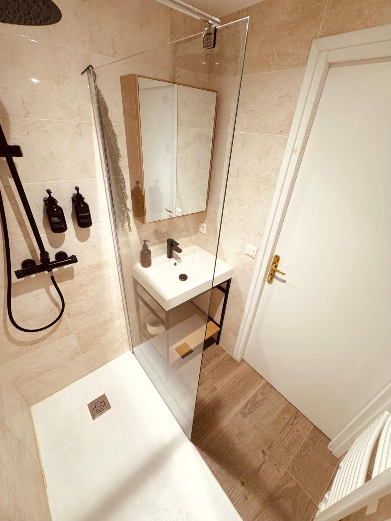 Claelle Appartment - 200M Beach Mandelieu Eksteriør billede